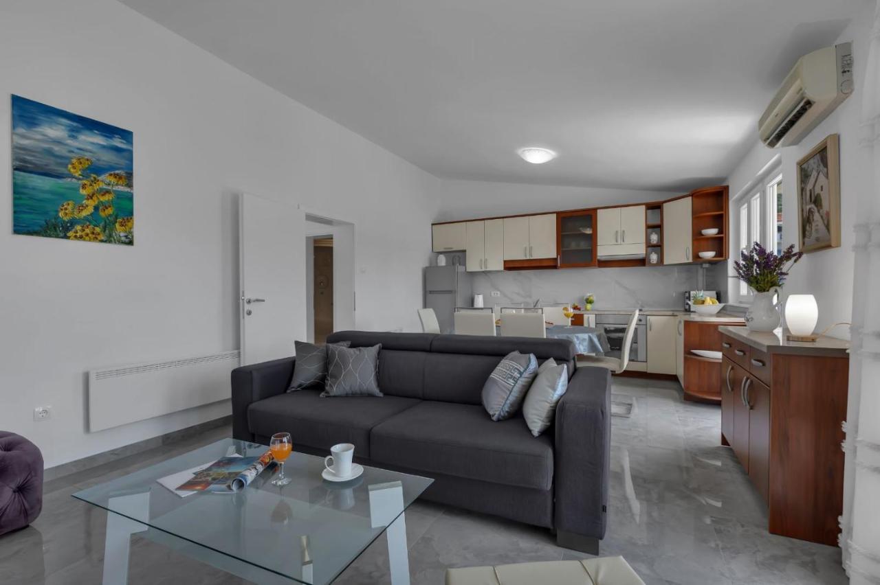 Ana Apartment Макарска Экстерьер фото